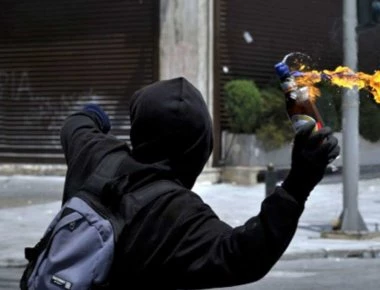 Πολυτεχνείο: Επεισόδια με μολότοφ